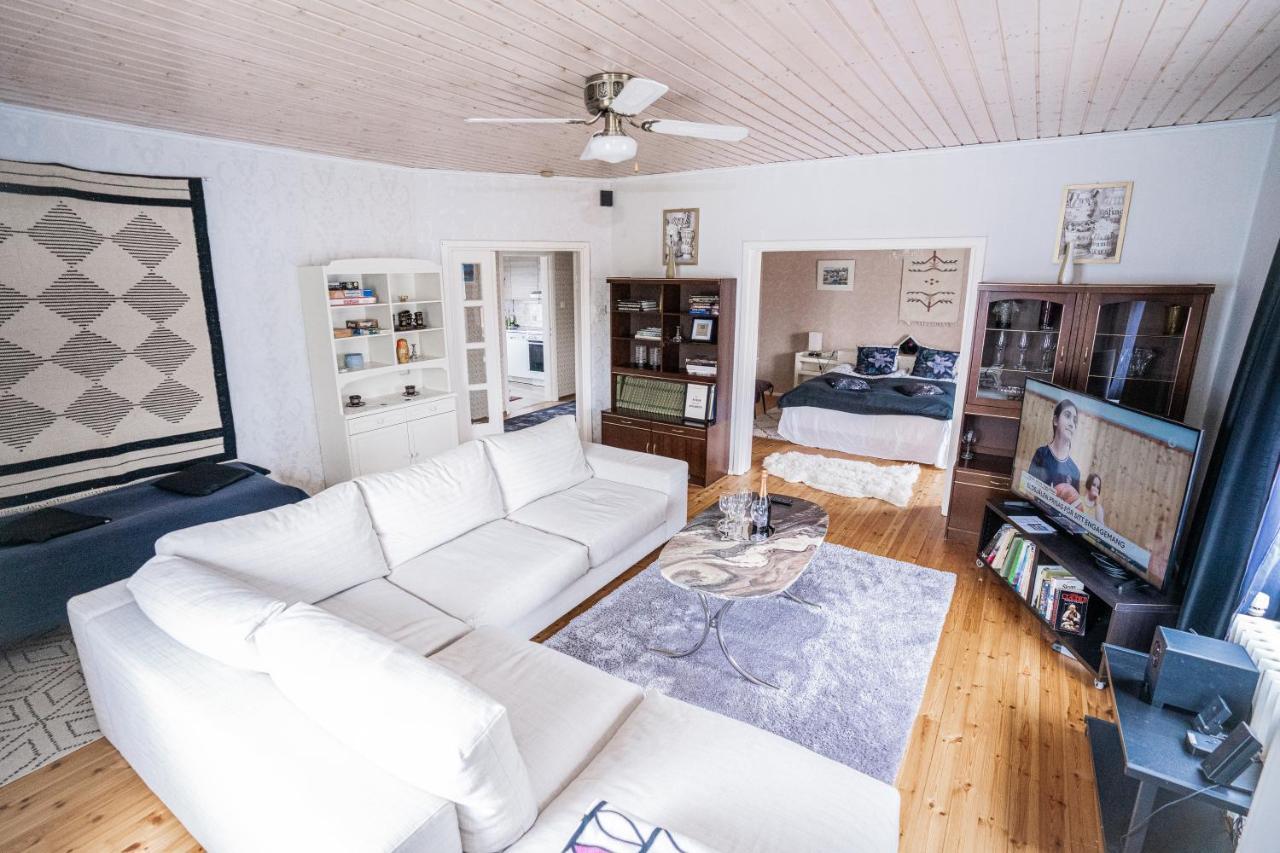 Iso Ja Viihtyisae Asunto Pietarsaaressa Apartment Jakobstad Bagian luar foto