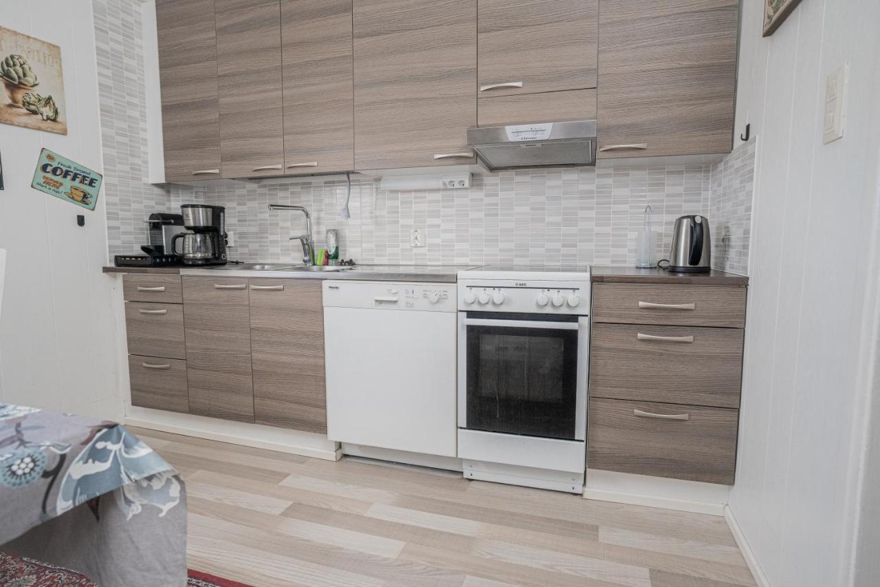 Iso Ja Viihtyisae Asunto Pietarsaaressa Apartment Jakobstad Bagian luar foto