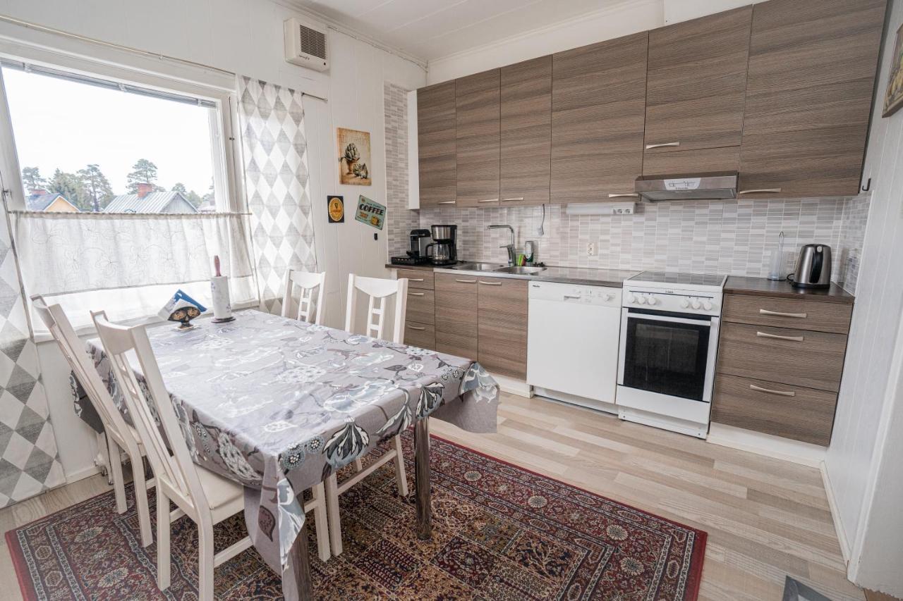 Iso Ja Viihtyisae Asunto Pietarsaaressa Apartment Jakobstad Bagian luar foto